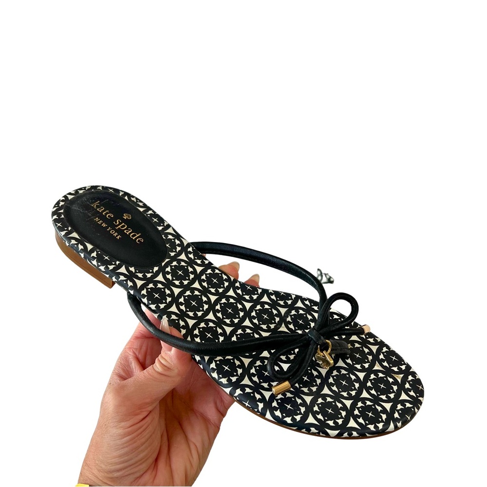 Kate Spade Geometric Black and White Sandals Flip Flops - Picture 4 of 9